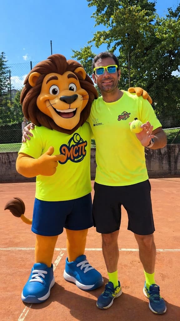 Mariano Castillo e la mascotte LEO